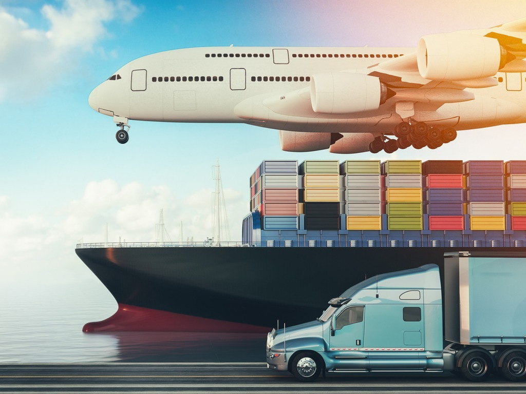 Air Freight vs Sea Freight in Dubai 2025